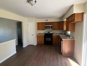 1415 Hackberry Ln in Machesney Park, IL - Building Photo - Building Photo