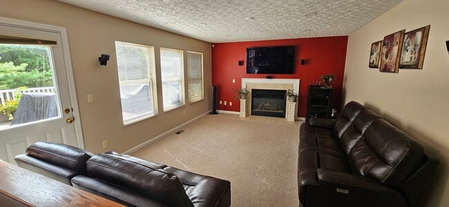 2250 Reeves Ave in Lewis Center, OH - Foto de edificio - Building Photo