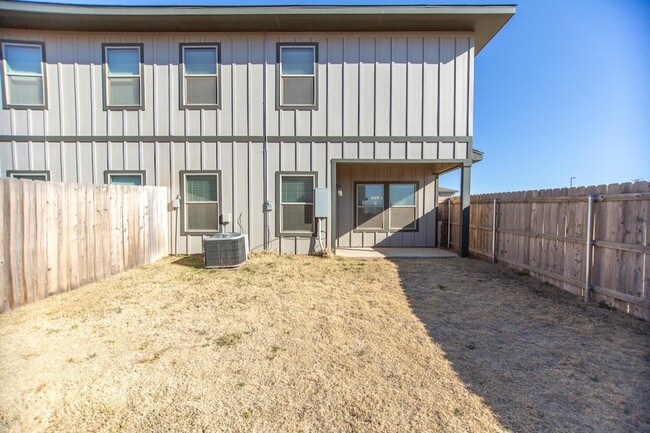 6040 24th St, Unit 202 in Lubbock, TX - Building Photo - Building Photo