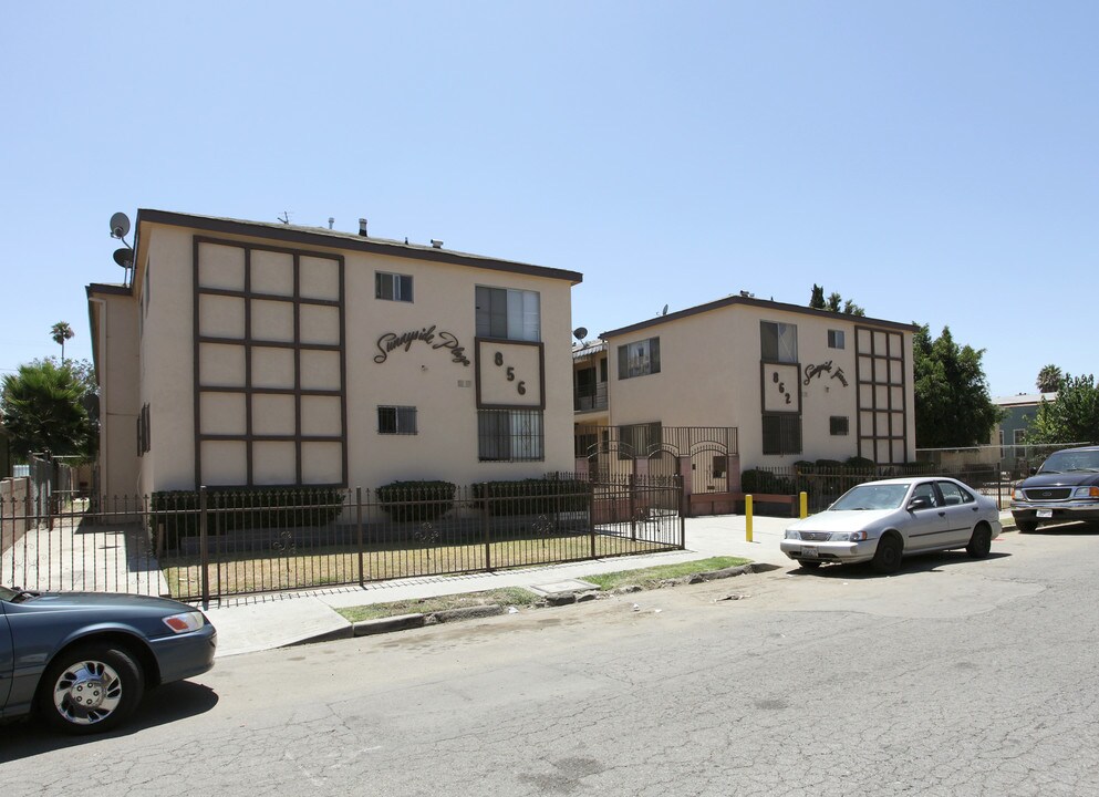 Sunnyside Terrace in Los Angeles, CA - Building Photo