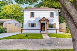 240 Holly Rd NW in Atlanta, GA - Building Photo