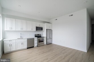 2235 Washington Ave in Philadelphia, PA - Building Photo - Building Photo