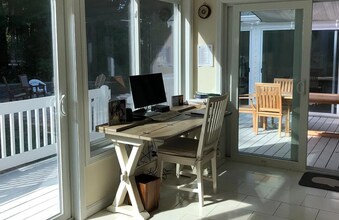 766 Putnam Ave in Cotuit, MA - Building Photo - Building Photo