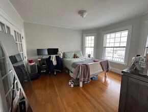 68 Willow Ave, Unit 2 in Somerville, MA - Building Photo - Building Photo