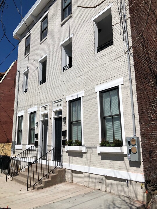 1715 Locust St in Pittsburgh, PA - Foto de edificio