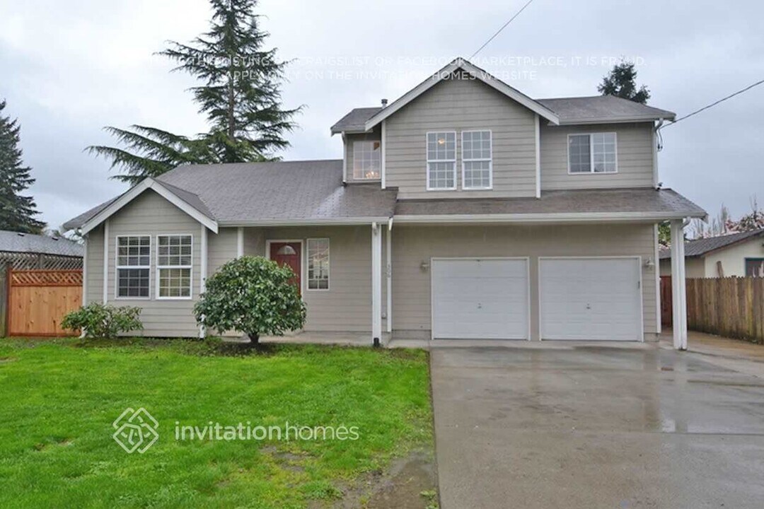 306 Deeded St in Orting, WA - Building Photo