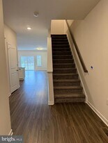 127 Painters Wy in Pottstown, PA - Building Photo