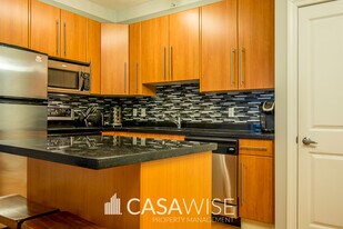 9819-9819 104 Street NW in Edmonton, AB - Building Photo