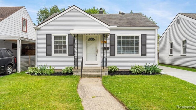 property at 421 W Morehouse Ave