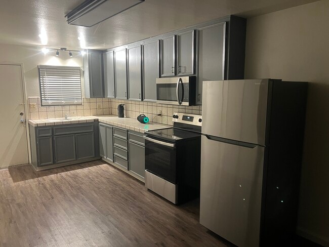 276 Northwoods Ave, Unit 282 in Manteca, CA - Building Photo - Building Photo