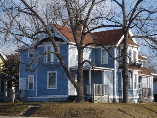 823 West Ave S, Unit 823 in La crosse, WI - Foto de edificio