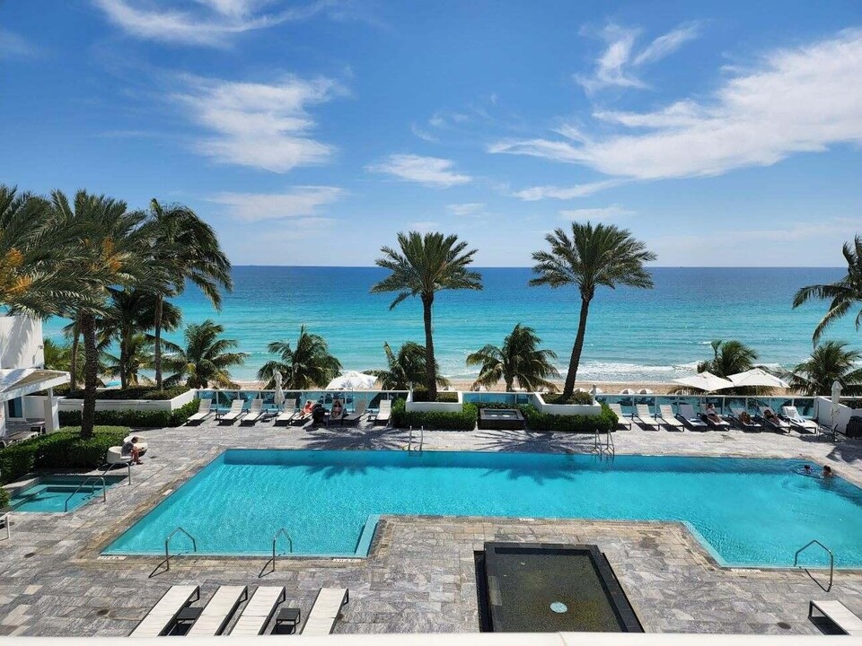 2711 S Ocean Dr, Unit 1206 in Hollywood, FL - Building Photo