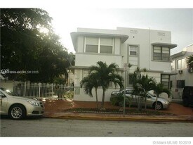 6830 Harding Ave in Miami Beach, FL - Building Photo