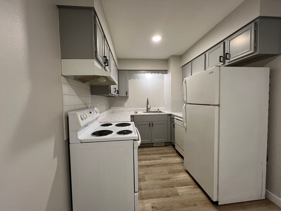 Larch1642 (KC-AM) in Fort Collins, CO - Building Photo