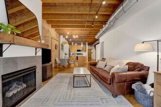 520 W Huron St in Chicago, IL - Building Photo - Building Photo