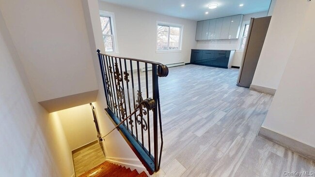 24-40-40 86th St, Unit 2F in Queens, NY - Building Photo - Building Photo