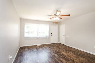 3 Santa Anita Ct in Florissant, MO - Building Photo - Building Photo