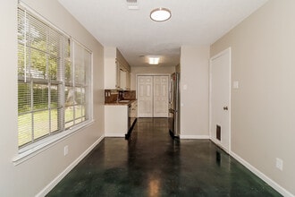 204 Corkwood Dr in Jacksonville, AR - Building Photo - Building Photo