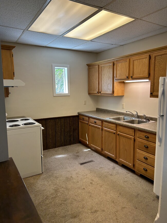 108 S Main St, Unit apt A