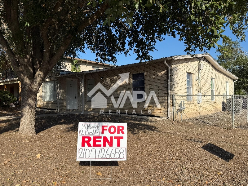 202 Florencia Ave in San Antonio, TX - Building Photo