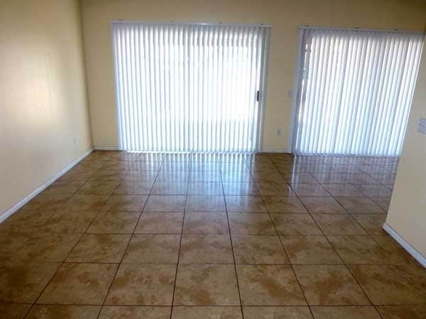 13810 Caspian Way in Moreno Valley, CA - Foto de edificio - Building Photo
