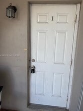 172 NW 12th St in Miami, FL - Building Photo - Building Photo