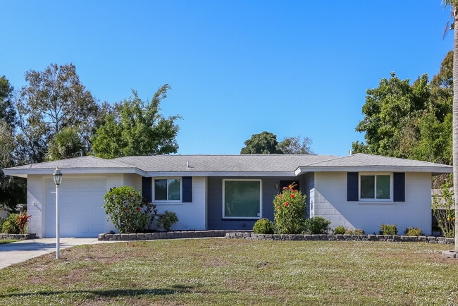 property at 1516 W Neponsit Dr