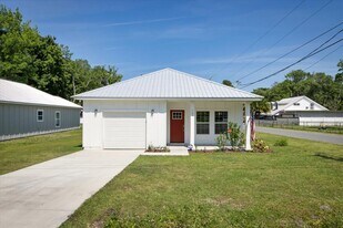 700 Hamilton Ave in St. Augustine, FL - Building Photo