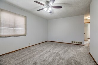 3700 N 22nd St in Lincoln, NE - Building Photo - Building Photo