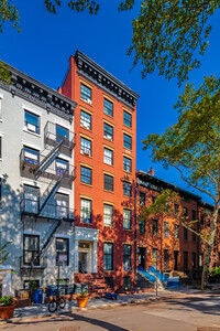 18 Sidney Pl in Brooklyn, NY - Foto de edificio - Building Photo