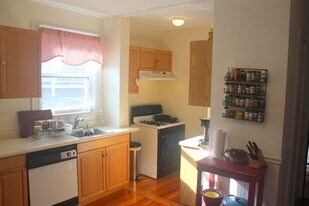 7 Barton St, Unit 1 in Somerville, MA - Building Photo