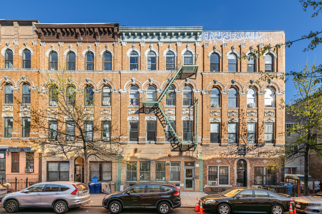 240 Stockholm St in Brooklyn, NY - Building Photo