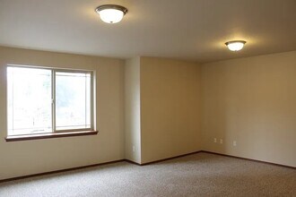 17312 20th Ave E in Spanaway, WA - Building Photo - Building Photo