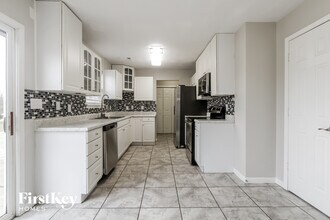 5323 Alameda Rd in Indianapolis, IN - Building Photo - Building Photo