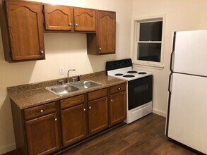 307 Gilmore Ave, Unit 307 B Gilmore in Grove City, PA - Building Photo - Building Photo