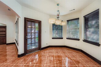 10901 Parkfield Dr in Austin, TX - Building Photo - Building Photo