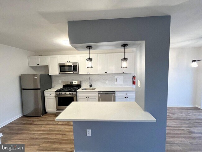 302 Barclay Towers in Cherry Hill, NJ - Building Photo - Building Photo