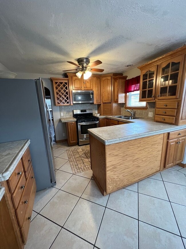 property at 3022 Losey Blvd S