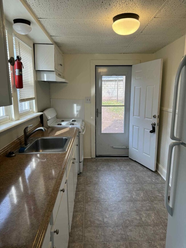 635 Chestnut St, Unit 1 in Pottstown, PA - Foto de edificio - Building Photo