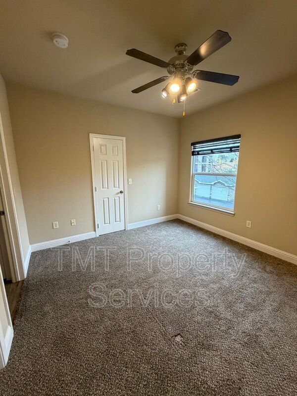 8434 Walerga Rd in Antelope, CA - Building Photo - Building Photo