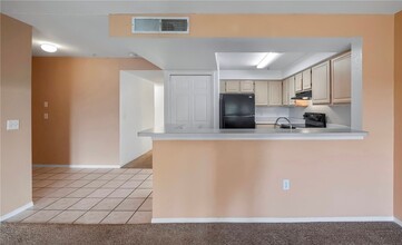 14037 Fairway Island Dr in Orlando, FL - Building Photo - Building Photo