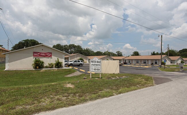 Porter Road Apartments in New Port Richey, FL - Foto de edificio - Building Photo