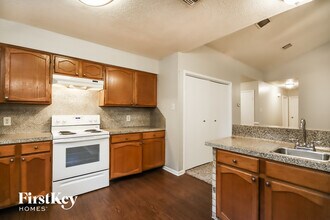 2702 Forestbrook Dr in Spring, TX - Foto de edificio - Building Photo