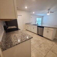 1817 NE 40th Ln in Cape Coral, FL - Building Photo - Building Photo