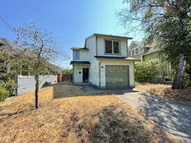 4704 NE 28th Ave in Portland, OR - Building Photo