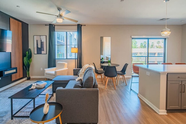 777 E Stella Ln in Phoenix, AZ - Building Photo - Building Photo