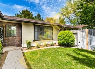 2165 Falls Ave E in Twin Falls, ID - Building Photo - Building Photo