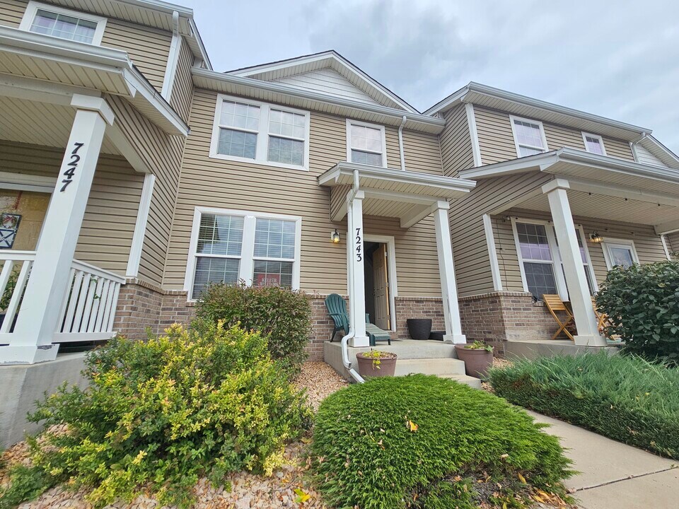 7243 Country Side Grv in Fountain, CO - Foto de edificio