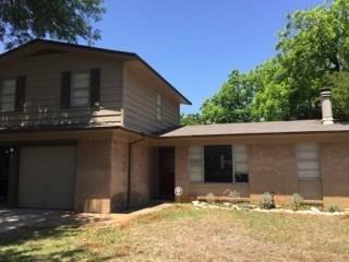 913 Woodbrook St in Arlington, TX - Foto de edificio