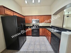 5541 N Silver Stream Way in Tucson, AZ - Building Photo - Building Photo